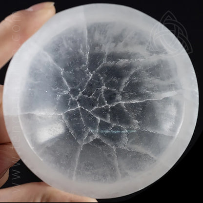 Taça de Selenite - 11/12 cm | Unidade | Altura: +/- 3 cm. • Diâmetro: +/- 11/12 cm. - ZenNatural