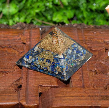 ZenNatural_Pirâmide de Orgonite com Lapis Lazuli e Árvore da Vida – 7 X 7